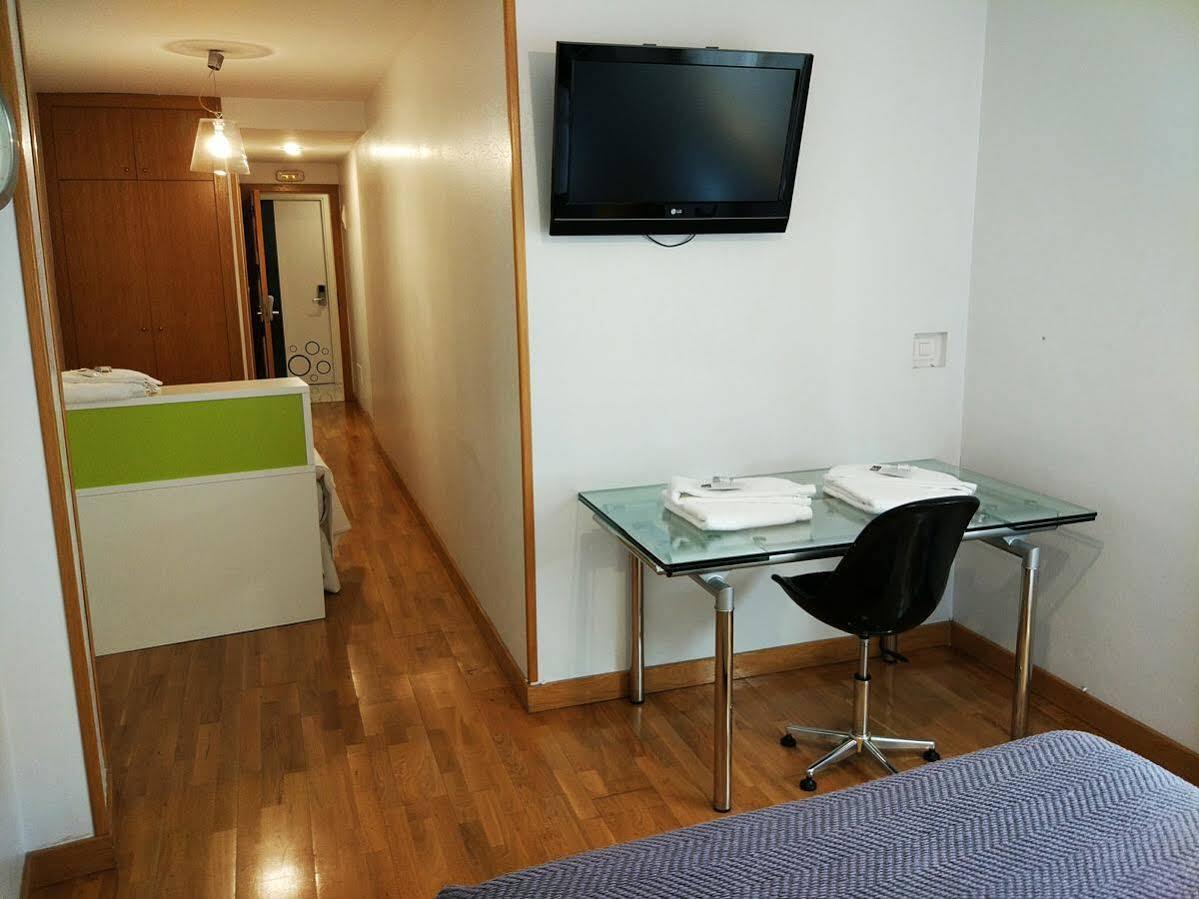 Hotel Ofi A Coruna Exterior photo